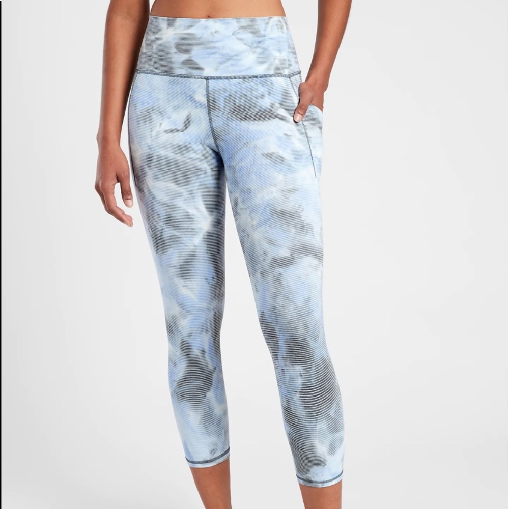 Athleta, Salutation Stash Pocket Capris, XS